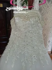  7 فستان زفاف بدون طرحه للبيع