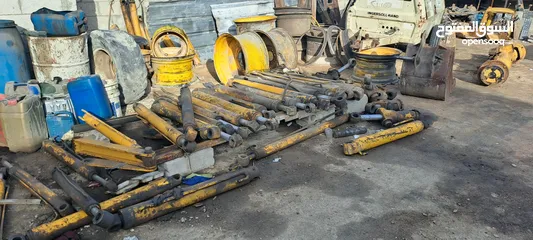  15 يوجد جميع القطع  جي سي بي   يوجد قطع باكو كتربلر      يوجد جميع قطع لودر 950 c   930    920 كتربلر
