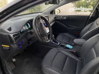  3 هونداي ايونك.