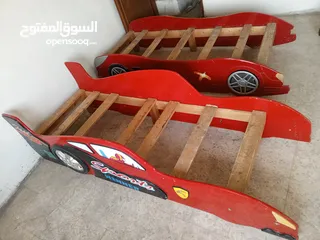  6 تختين على شكل هيكل سيارة مستعملة للبيع