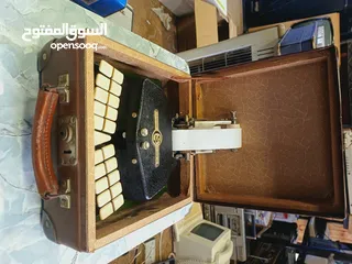  1 طابعة انتيك مع حقيبة جلد مميزة