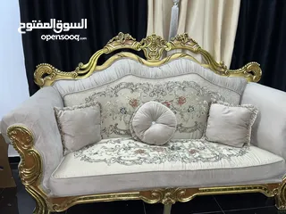  1 للبيع طقم كنب فاخر + طاولات بسعر مميز