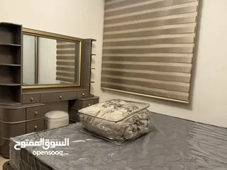  2 شقة ديلوكس مميزات جيده جدا عبارة عن صالة كبيرة وغرفتين وحمامين ومطبخ راكب شركة طهبوب مؤثثه بالكامل