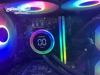  2 عرض على كمبيوتر جيمنج