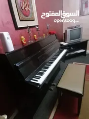 3 بيانو بحالة ممتازة للبيع