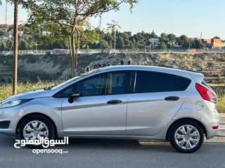  3 فورد فيستا نظيفة جدا و ممشى قليل جدا