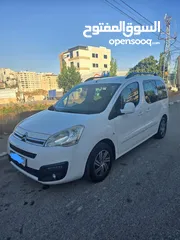  4 citroen berlingo سيارة مرتبة و نظيفة