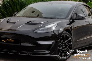  4 Tesla Model 3 2023 Standard plus   السيارة مميزة جدا و قطعت مسافة 7,000 كيلو متر فقط فقط