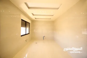  25 شقة طابق اول 205 م فخمه ومميزه للبيع مرج الحمام من المالك شركه الحمزة للاسكان بقرب دوار البكري