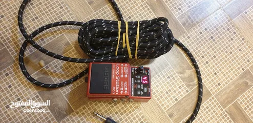  1 Loop station RC-3 boss + واير للجيتار بطول  5 امتار او اكثر