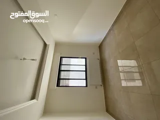  2 في أجمل مناطق أم السماق شقة أرضية 137م مع ترس وحديقة 170م بسعر مميز / ref 9541