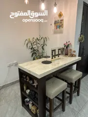  5 Bar / Kitchen Table with 4 high stools