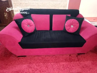  3 طقم كنب تفصيل خشب سويد معه طاولة وسط تفصيل وسجاده