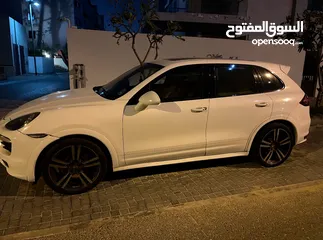  4 Porsche Cayenne GTS 2014 GCC خليجي - Low Mileage Excellent Condition