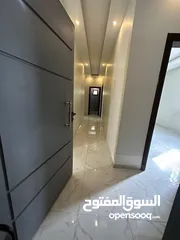  6 للايجار شقه فاخره في الرياض حي العارض