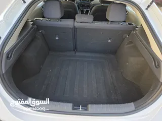  14 هونداي ايونك 2018 فل كامل فحص كامل عداد 130Km مالك 1 فقط
