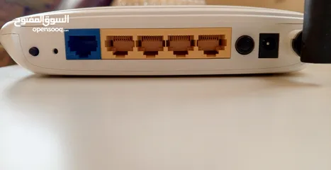  4 مقوي شبكة TP-Link جديد غير مستعمل  مع كامل أغراضه