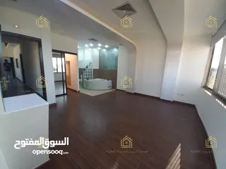  14 روف مميز - دير غبار - 3نوم 1ماستر - 200م - ترس بإطلالــــه بانوراما
