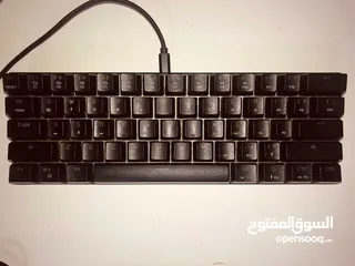  5 كيبورد جيمنغ للبيع بحاله ممتازه مستعمل صوت رائع وكيبورد رائع للالعاب وممتع وجيد للكتابه الوان مختلفه