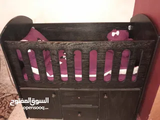  1 تخت بيبي للبيع بحالة ممتازة