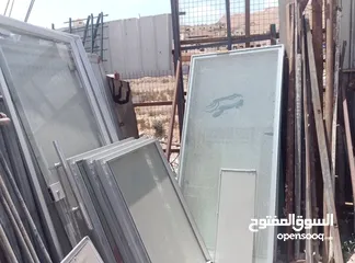  6 ابواب وشبابيك وحمايات وجهات سكريت جميع الأحجام العنوان الزرقاء والسعر حرق لااتبع التعليقات رن وبشر