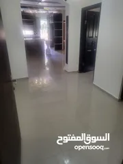  10 شقه طابق أول غير مفروشة للايجار 2000 شيقل في المصيون