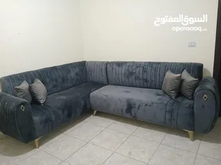  4 طقم كورنر مودرن قماش ووتر بروف اسفنج ضغط عالي وعليه طبقة  بوليستر طبي خشب لاتيه وسويد 9 مقاعد  للبيع