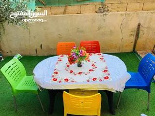  1 طاولات طعام للبيع (بلاستيك + خشب)