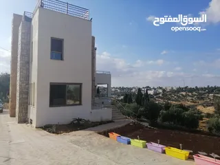  28 فيلا سكنيه بالسلط للبيع زي وادي الحمامرة واصل جميع الخدمات ومنطقة هادئة قريبة من الاسواق