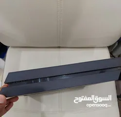  2 للبيع سوني 4 نظيفه مع كل اغراضها وشريط.