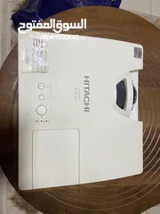  4 بروجكتر hitchi CP-DW10N