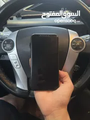  2 iPhone 11  حالة الشركة