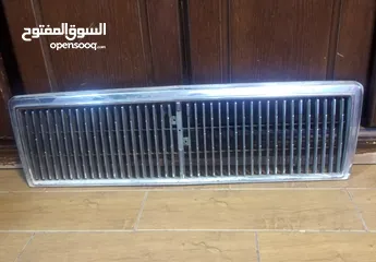  2 شل سيارة  تويوتا كرسيدا اصلي موديل  1980,1979 مستعمل