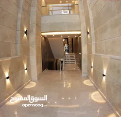  11 شقة ملوكية شبه ارضي مساحة 626م -داخلي 300م -حديقة 326م تشطيبات فلل-الحويطي-طريق المطار - رمضان اسكان