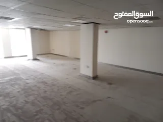  7 مبنى تجاري