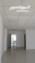  2 مكتب في شارع ركب