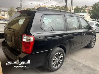  7 Kia carnival 2008