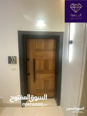  2 طابق اخير مع روف دوبلكس فاخر جدا ومميز جدا جديد لم يسكن للبيع في اجمل وارقى مناطق الرابية