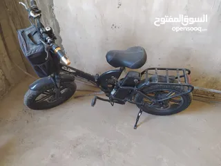  6 موجود 3 بسكليتات كهربا عجل عريض كمبيوتر 1000/600 ..48 فولت ..بطارية21 امبير بحالة ممتازة