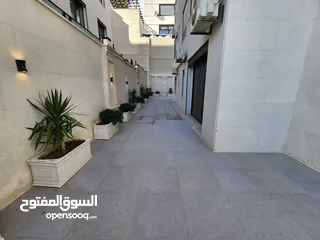  14 شقة ارضية للبيع في منطقة الصنوبر - ref : 14432