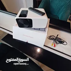  4 بروجيكتير جديد مع كامل اغراضه