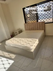  4 أسرة  تخوت