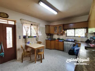  3 فرصة استثمارية فريدة – عمارة مستقلة للبيع في بيتونيا