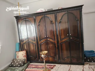  4 غرفة نوم نظيفه جدا وخشب ثقيل