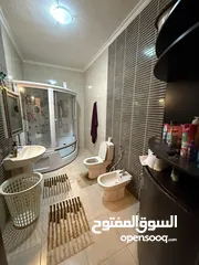  9 شقة 250 متر بأرقى مناطق دابوق بسعر مغري تشطيبات ممتازة وصيانة دورية