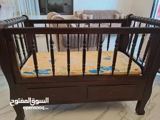  7 سرير بيبي مع ملحقاته