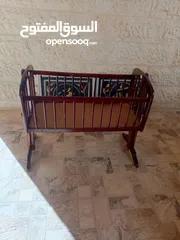  1 سرير اطفال