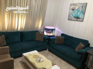  4 طقم كنب بحالة ممتازة