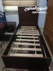  1 تخت خشب للبيع