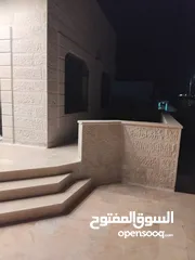  3 منزل في إسكان الكهرباء قرب مسجد عثمان بن مضعون